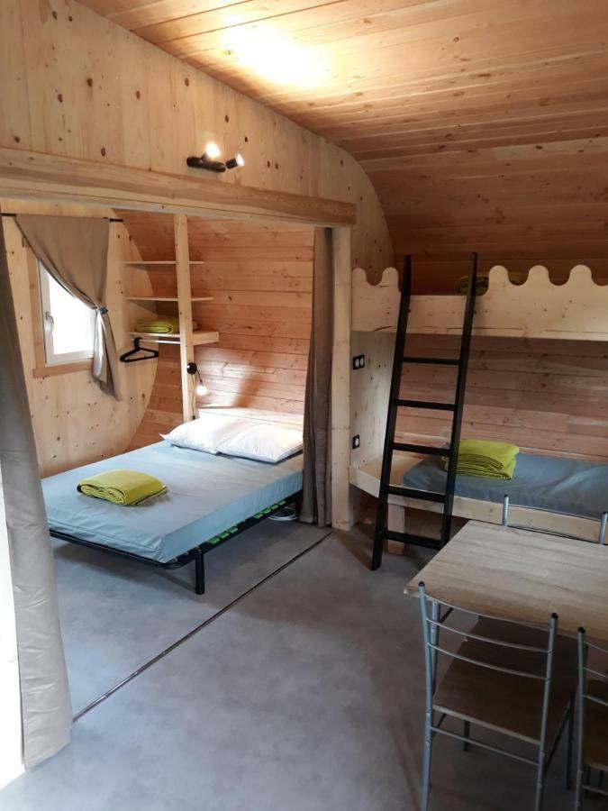 Domaine De L'Ours / Camping Lodge Saint-Urcize Exteriör bild