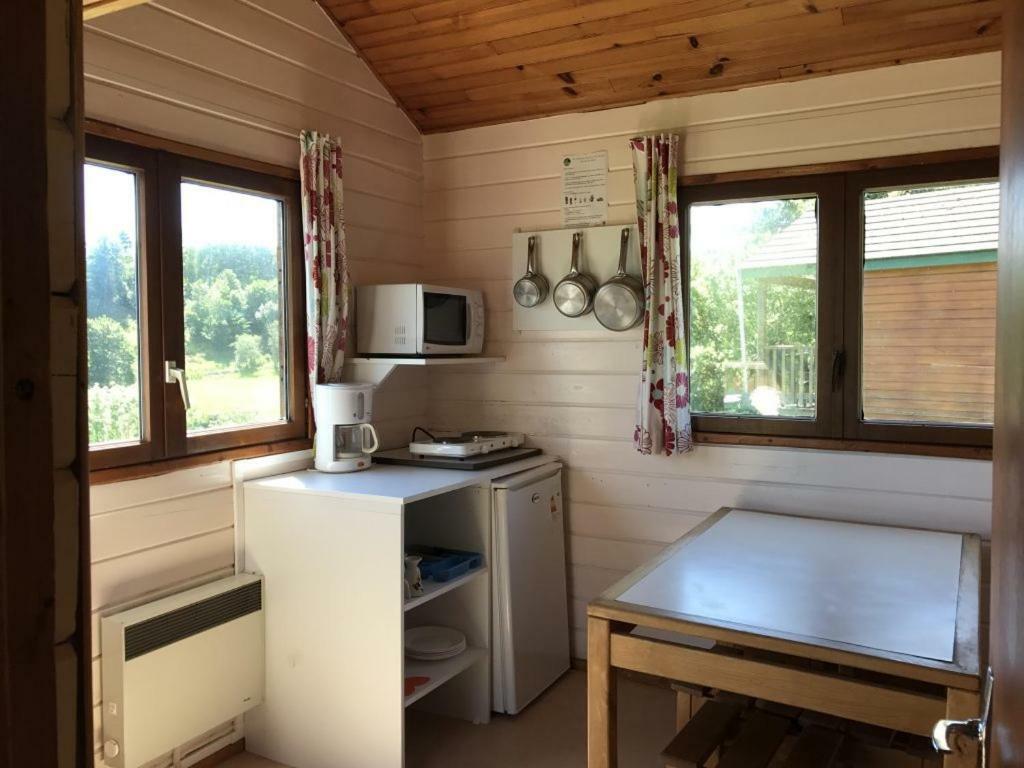 Domaine De L'Ours / Camping Lodge Saint-Urcize Exteriör bild