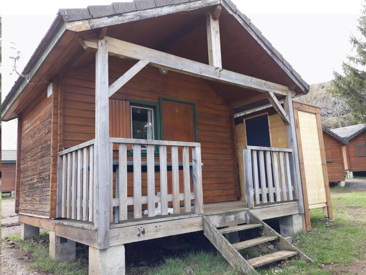 Domaine De L'Ours / Camping Lodge Saint-Urcize Exteriör bild